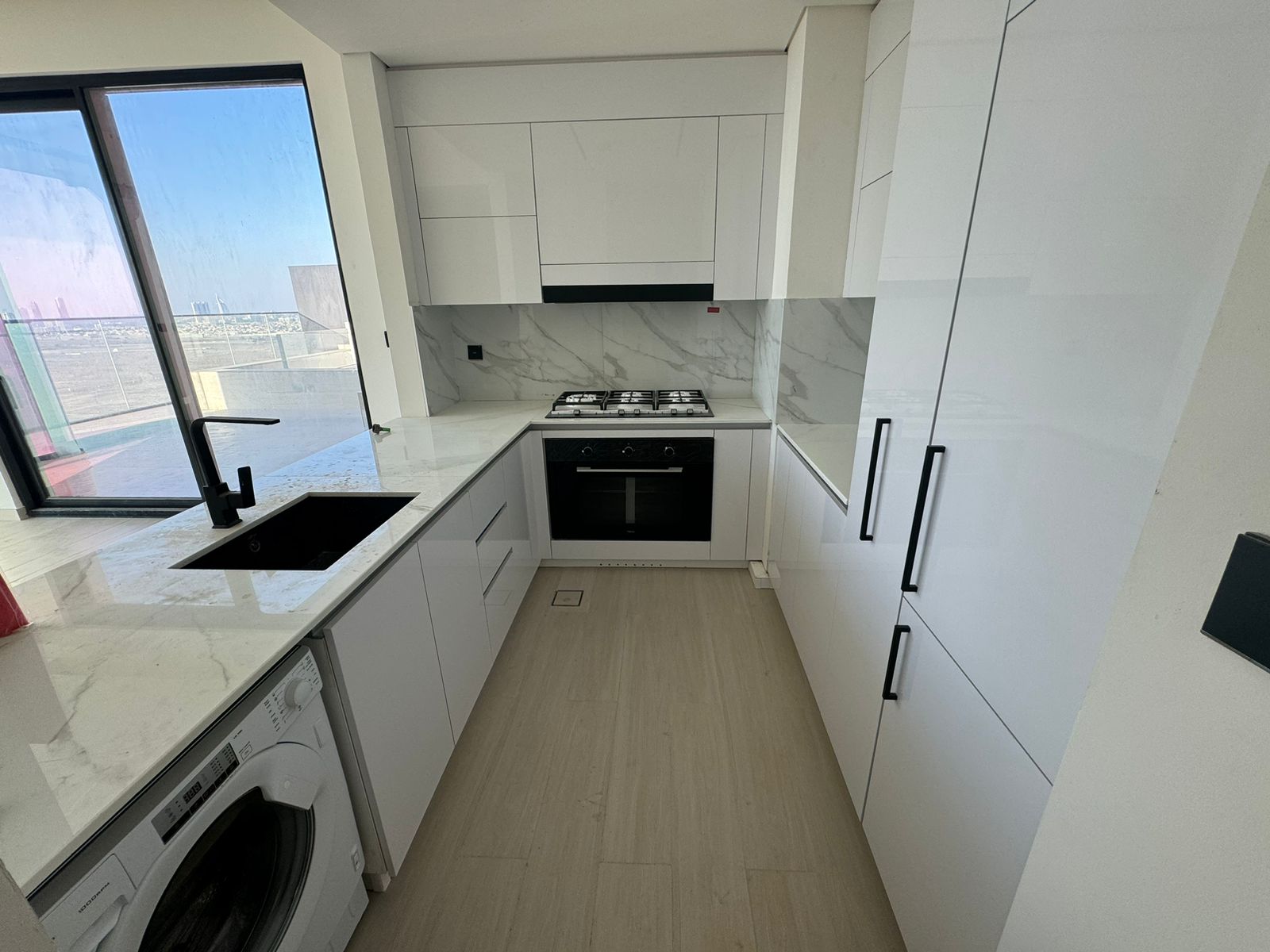 11edb180-026c-4c6a-bcb7-ffe22f81b6f7